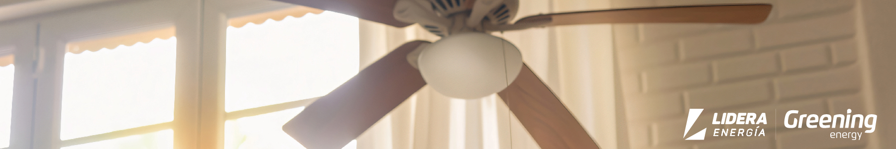 Ventilador de techo en funcionamiento como ejemplo de climatización eficiente en verano