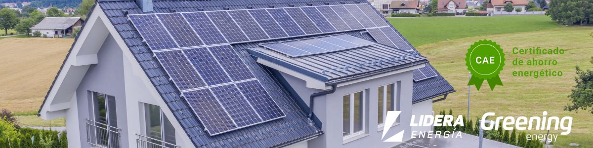 Vivienda con instalación solar fotovoltaica que genera ahorros energéticos certificados mediante CAE.